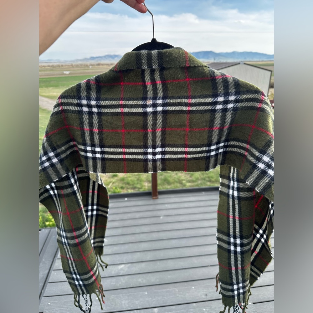 Burberrys Olive Green Plaid Lambswool Scarf (Unisex) - Picture 4 of 8